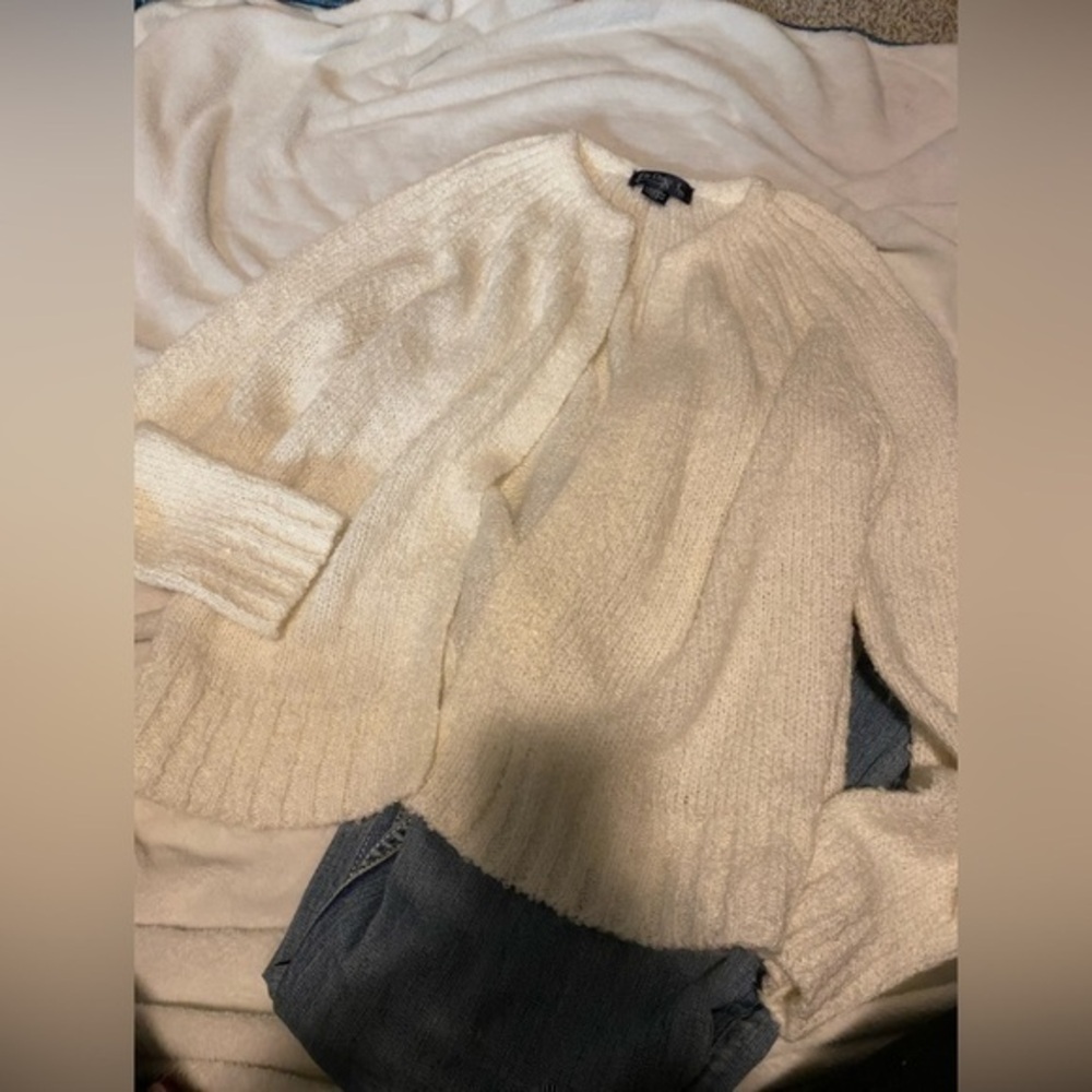 Le Chois 100% acrylic cardigan sweater small